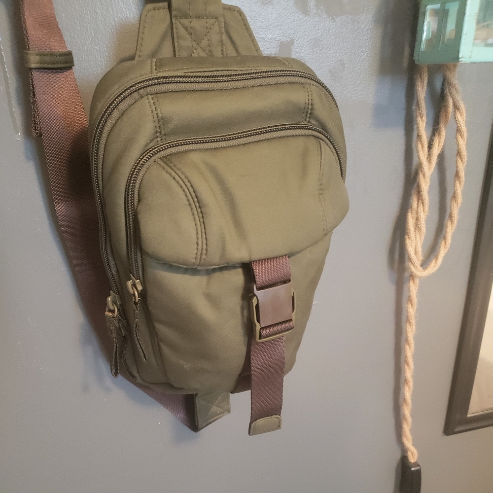 Vera Bradley Slingbag